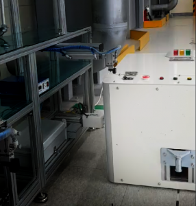 Robot kéo hàng sạc pin