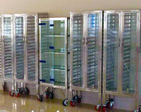 một số xe trolley giao khách hàng